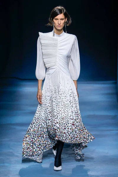 Look 24